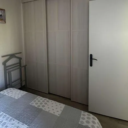 Διαμέρισμα T2 Avec Parking Au Coeur De La Pinede - 4 Pers. - Fr-1-607-243 *